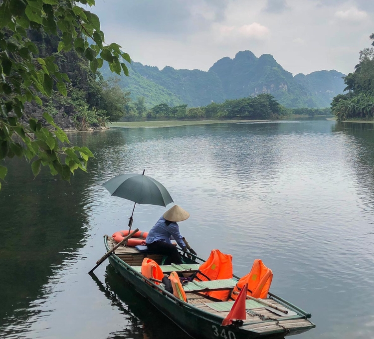 Vietnam boot Trang An